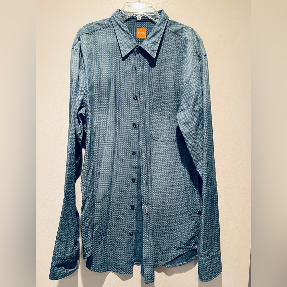 Hugo Boss Men’s XL button down. Worn once. Excellent condition